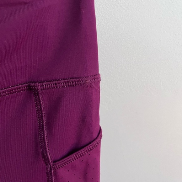 Lululemon Mind Over Miles Cropped Marvel Dark Pink Leggings Size 8 - Picture 5 of 6